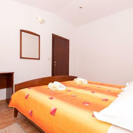 Apartments Fumija トロギール エクステリア 写真