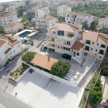 Apartments Fumija トロギール エクステリア 写真