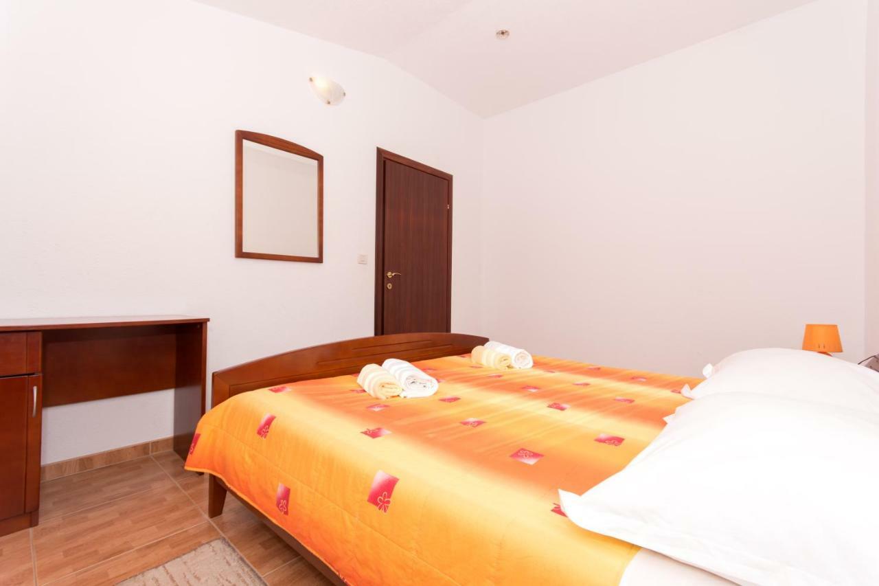 Apartments Fumija トロギール エクステリア 写真