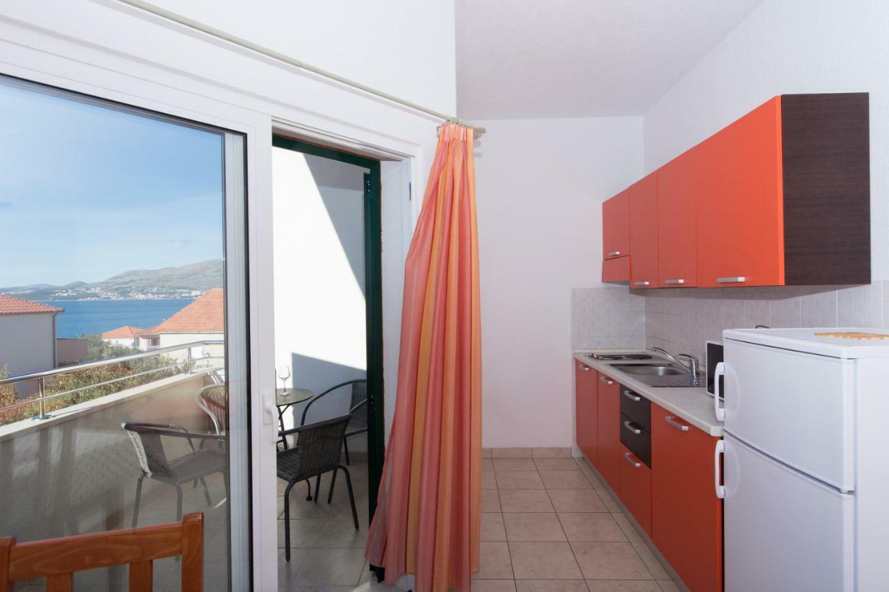 Apartments Fumija トロギール エクステリア 写真