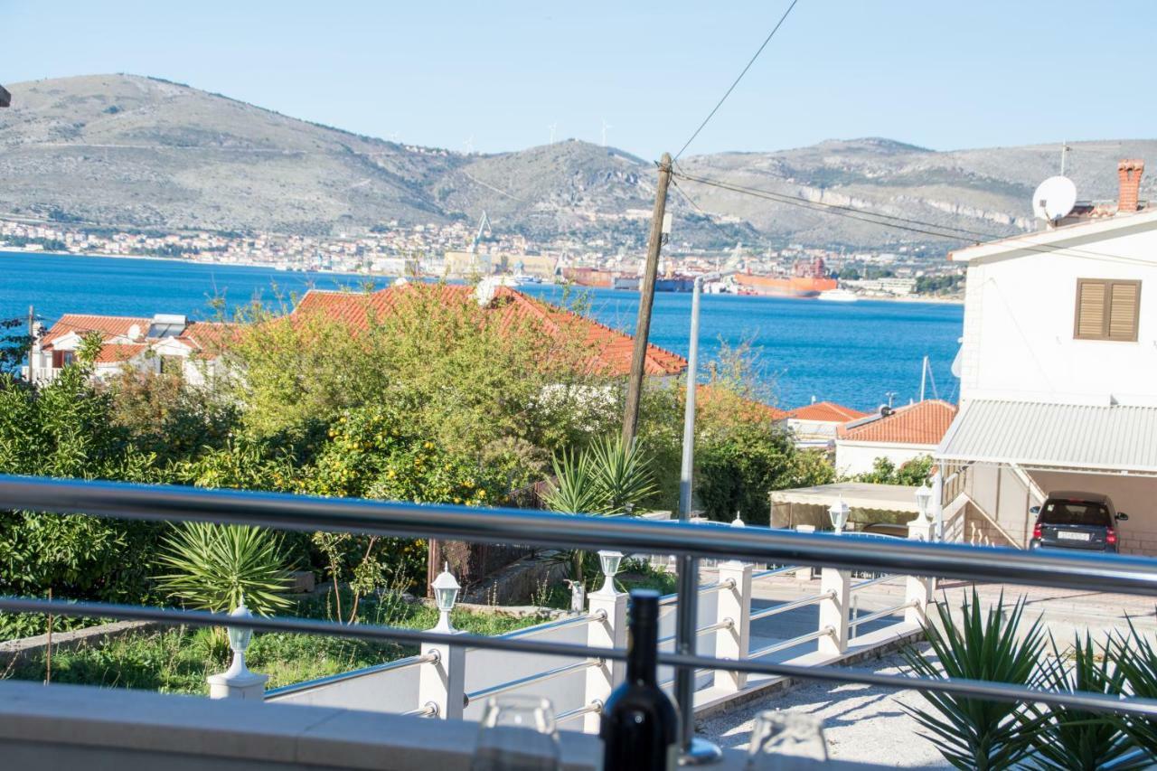 Apartments Fumija トロギール エクステリア 写真