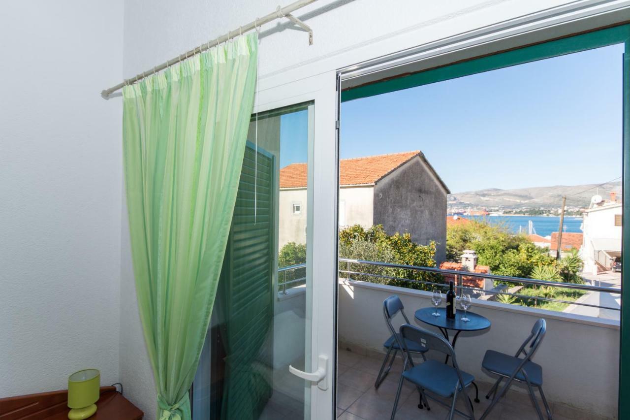 Apartments Fumija トロギール エクステリア 写真