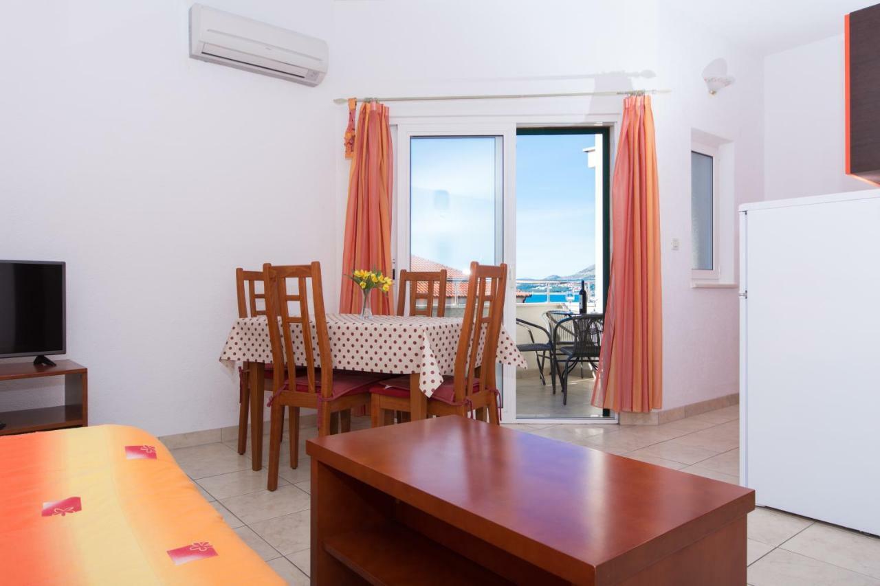 Apartments Fumija トロギール エクステリア 写真