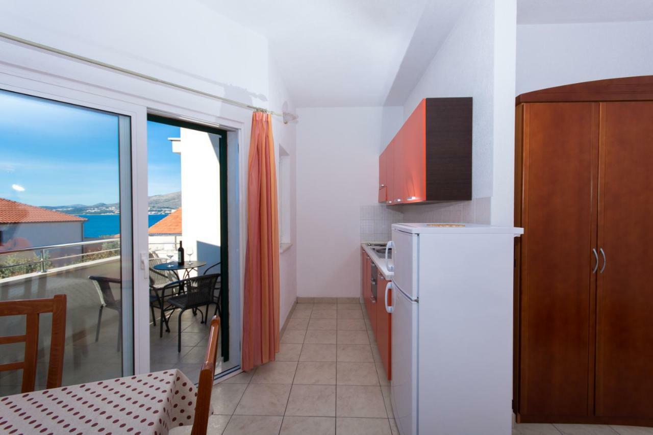 Apartments Fumija トロギール エクステリア 写真