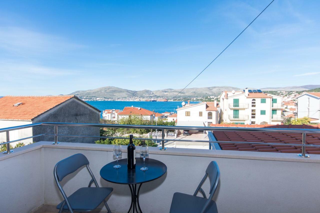 Apartments Fumija トロギール エクステリア 写真